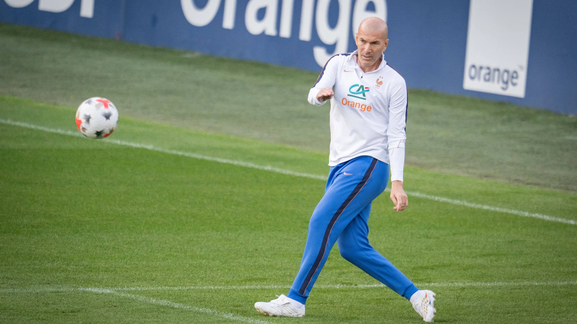 France s head coach Zinedine Zidane during a training session four days ahead of France s UEFA Nations League football match against Turkey in Clairefontaine-en-Yvelines outside Paris, on September 21, 2026.