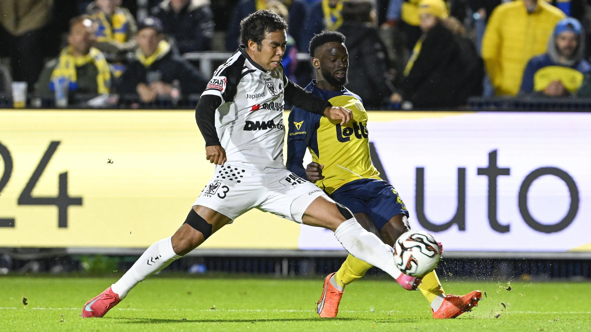 Yamamoto Rihito midfielder of Sint-Truiden and Niang Ousseynou midfielder of Union Saint-Gilloise during the Jupiler Pro League match between Royale Union Saint-Gilloise and Sint-Truidense VV on October 26, 2025 in Brussels,