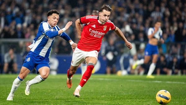 FC Porto v SL Benfica - Taca de Portugal Amar Dedic of SL Benfica runs with the ball during the Taca de Portugal match between FC Porto and SL Benfica at Estadio do Dragao in Porto, on January 14, 2026.