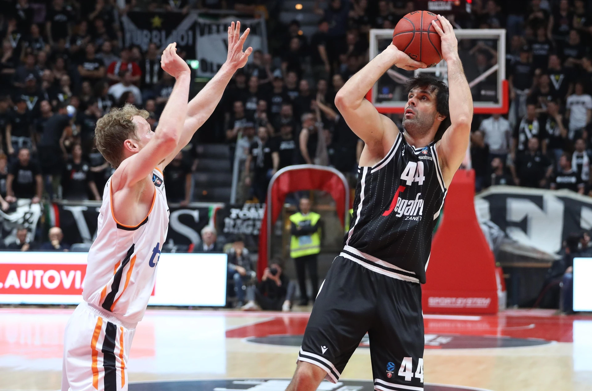 Varese-Virtus Bologna: chi interromperà la propria serie?