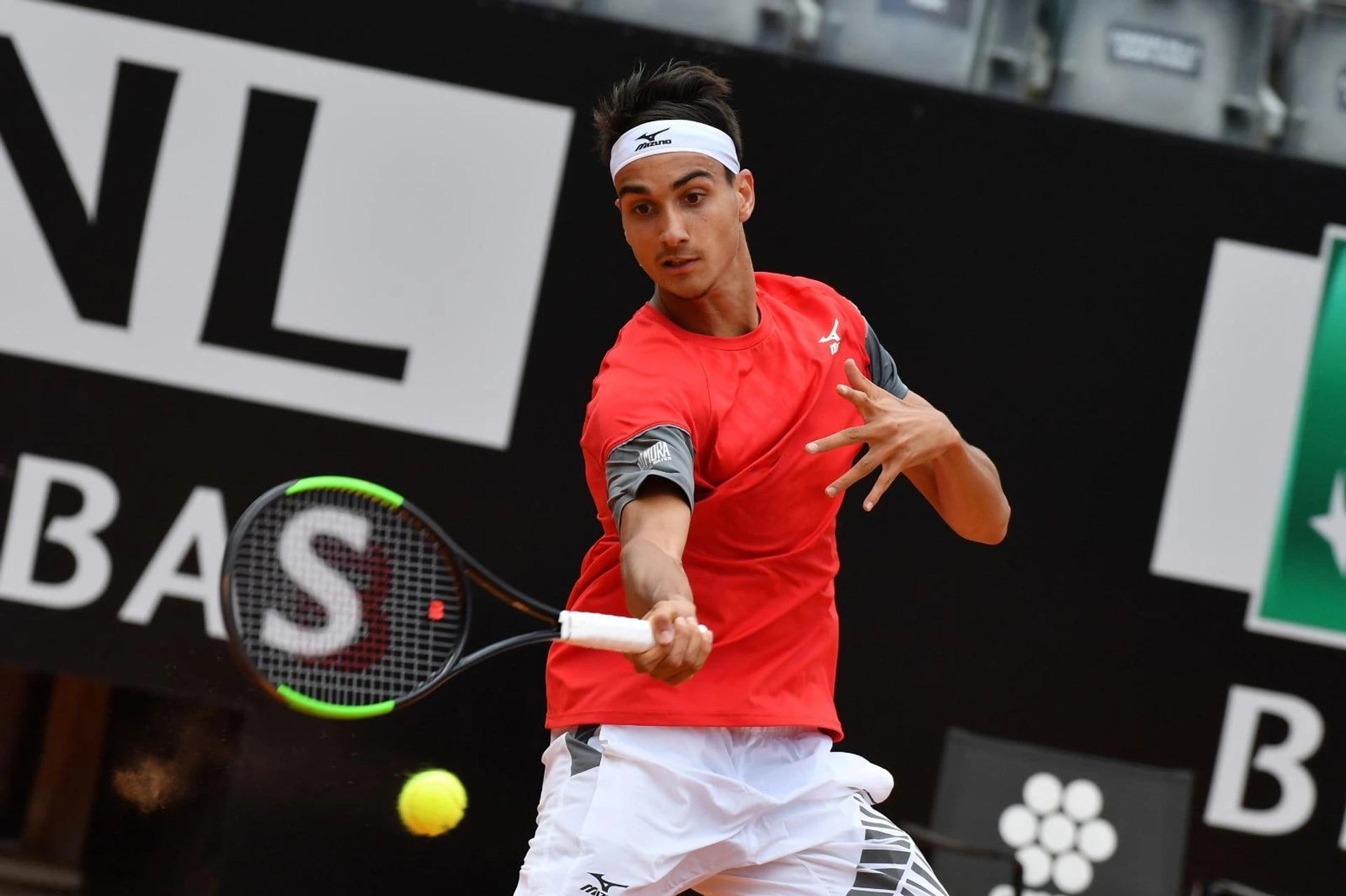 Sonego battuto da Karatsev, avanza Andy Murray