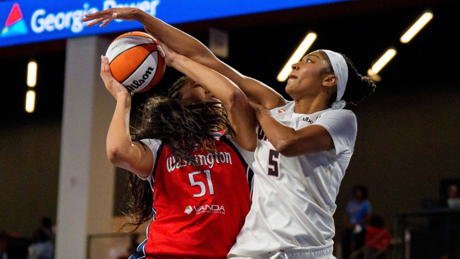 Атланта Вашингтон WNBA баскетбол жени