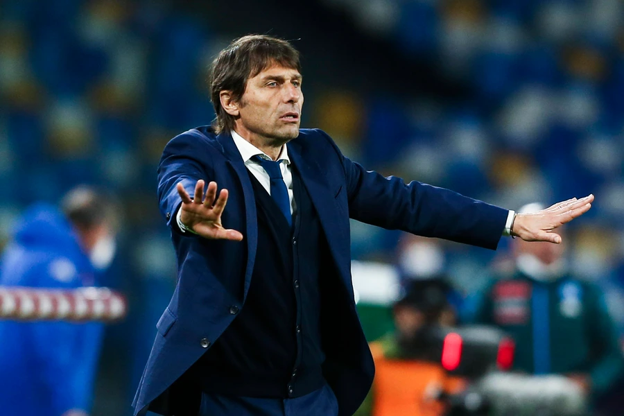 Conte alla guida della squadra partenopea: finalmente l'annuncio ufficiale