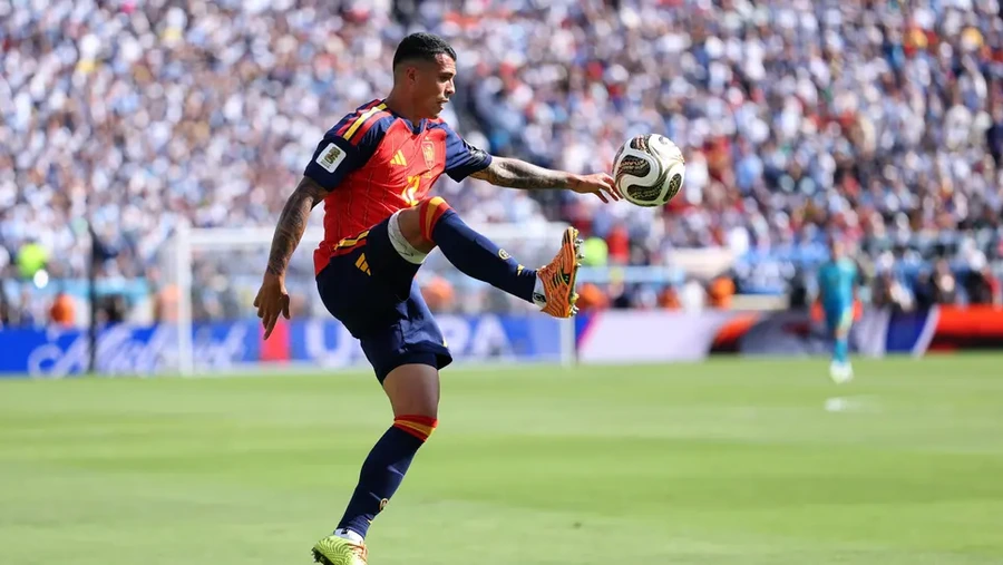 Spain international ready to leave the Premier League, Barça and Real monitoring the situation