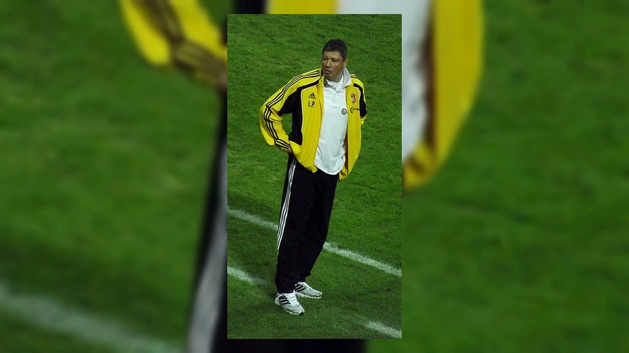 Феновете на Локо Пловдив подкрепиха Любо Пенев: Вярваме в теб