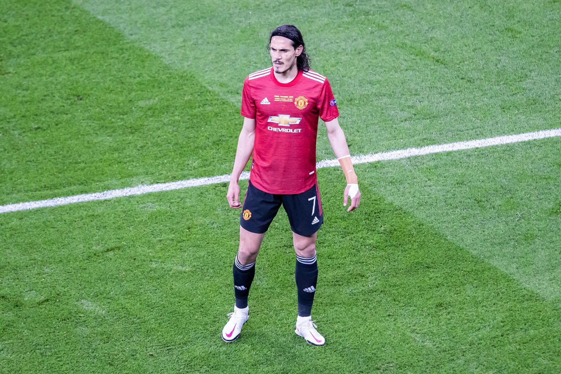 Cavani ai titoli di coda: “Non resterà con noi”