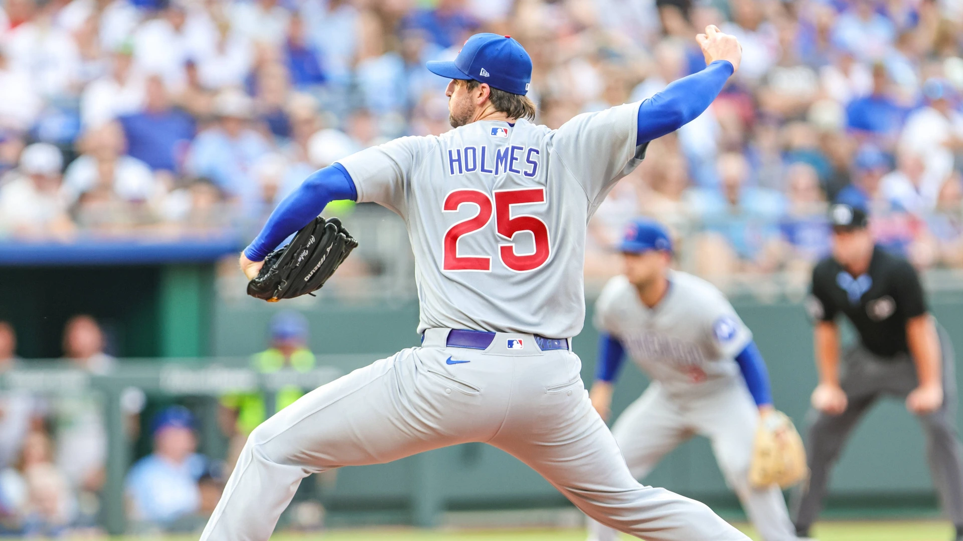 AUG 08, 2026: Chicago Cubs starting pitcher Clay Holmes 25 throws a pitch against the Kansas City Royals at Kauffman Stadium Kansas City, MO.