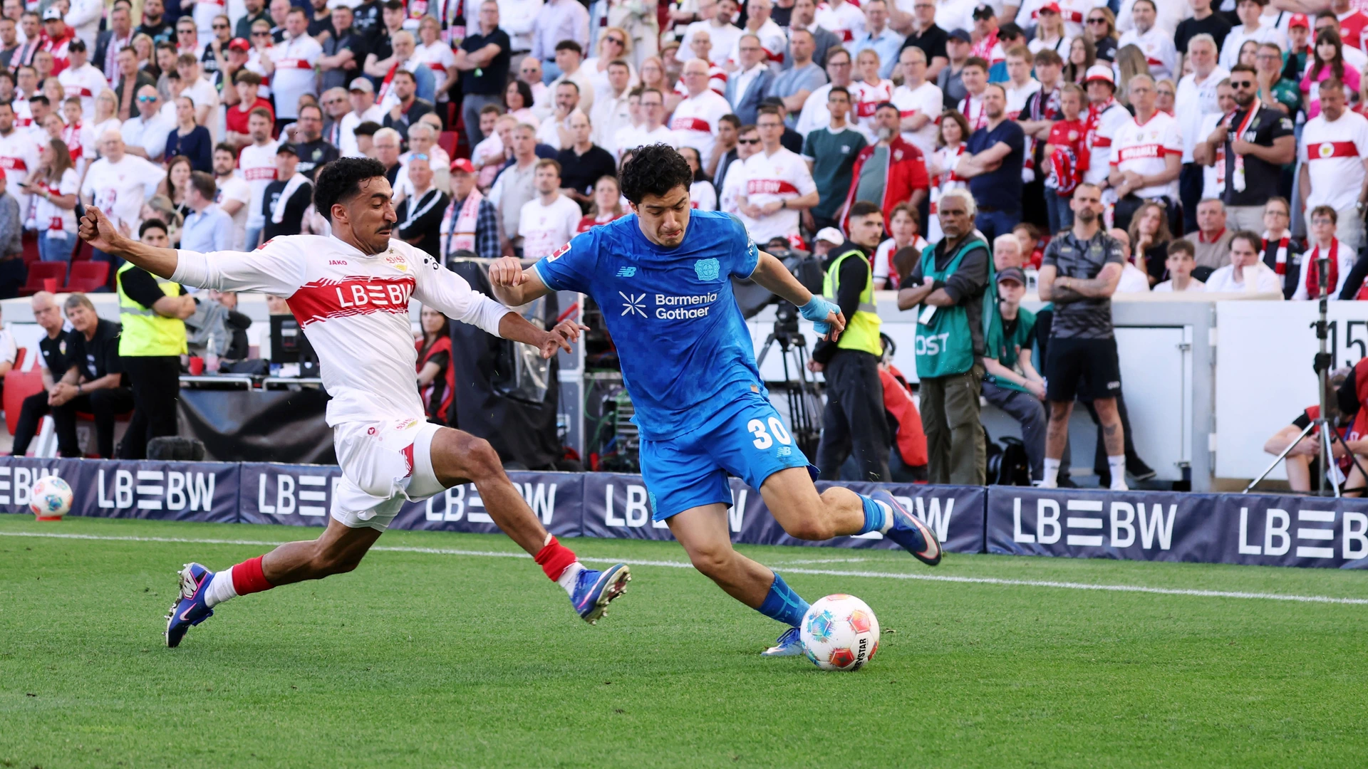 09 05 26 VfB Stuttgart Bayer 04 Leverkusen Germany, Stuttgart, 09 05 2026, Soccer, Bundesliga, Season 2025 2026 | Tiago Tomas VfB Stuttgart , Ibrahim Maza Bayer 04 Leverkusen