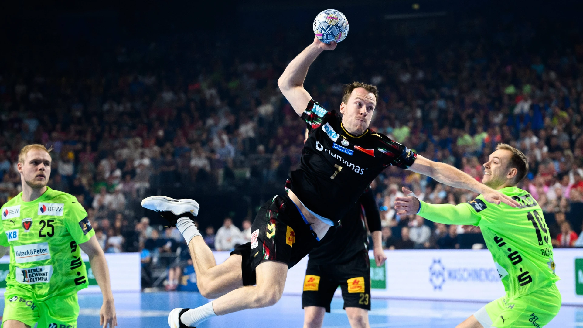 Handball EHF Champions League Final 4 Semifinal SC Magdeburg vs. Füchse Berlin Felix Claar Magdeburg