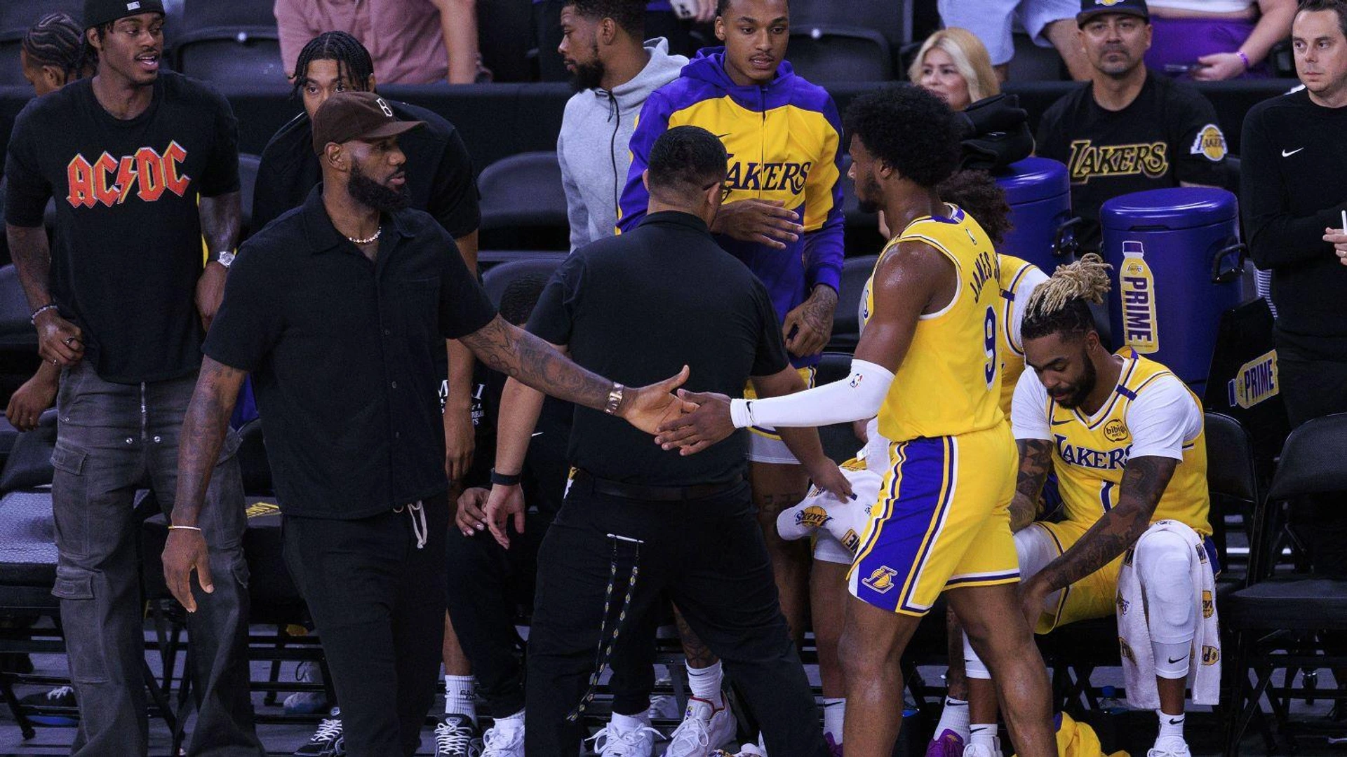 🏀 NBA: Победа за Лейкърс в дебюта на баща и син Джеймс