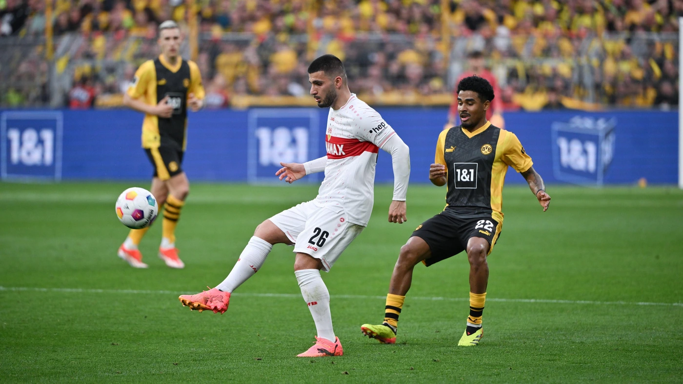 Deniz Undav VfB Stuttgart , Ian Maatsen Borussia Dortmund , v li 06 04 2024, Soccer 1 Bundesliga, Matchday 28, Season 2023 2024 Borussia Dortmund VfB Stuttgart 0 1 Dortmund Signal Iduna Park Nordrhein Westfalen Germany