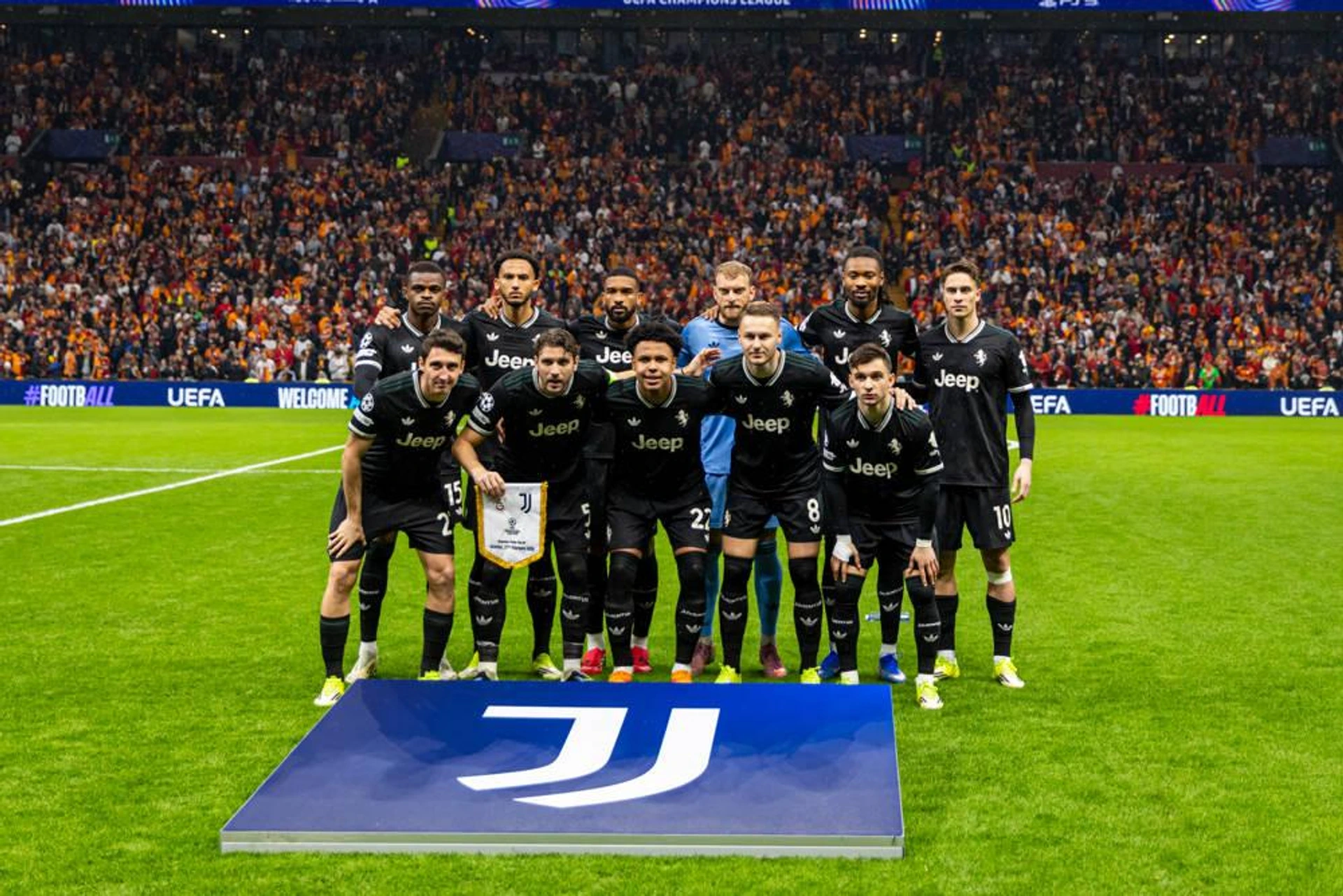Galatasaray vs Juventus Champions League 2025-26 KO play-offs 1st leg Galatasaray SK and Juventus faced each other at UEFA Champions League 2025 26 KO play-offs 1st leg. The match took place in Ali Sami Yen Rams Park Stadium on february 17th, 2026. Istanbul Istanbul Turkey Copyright: xBurakxBasturkx
