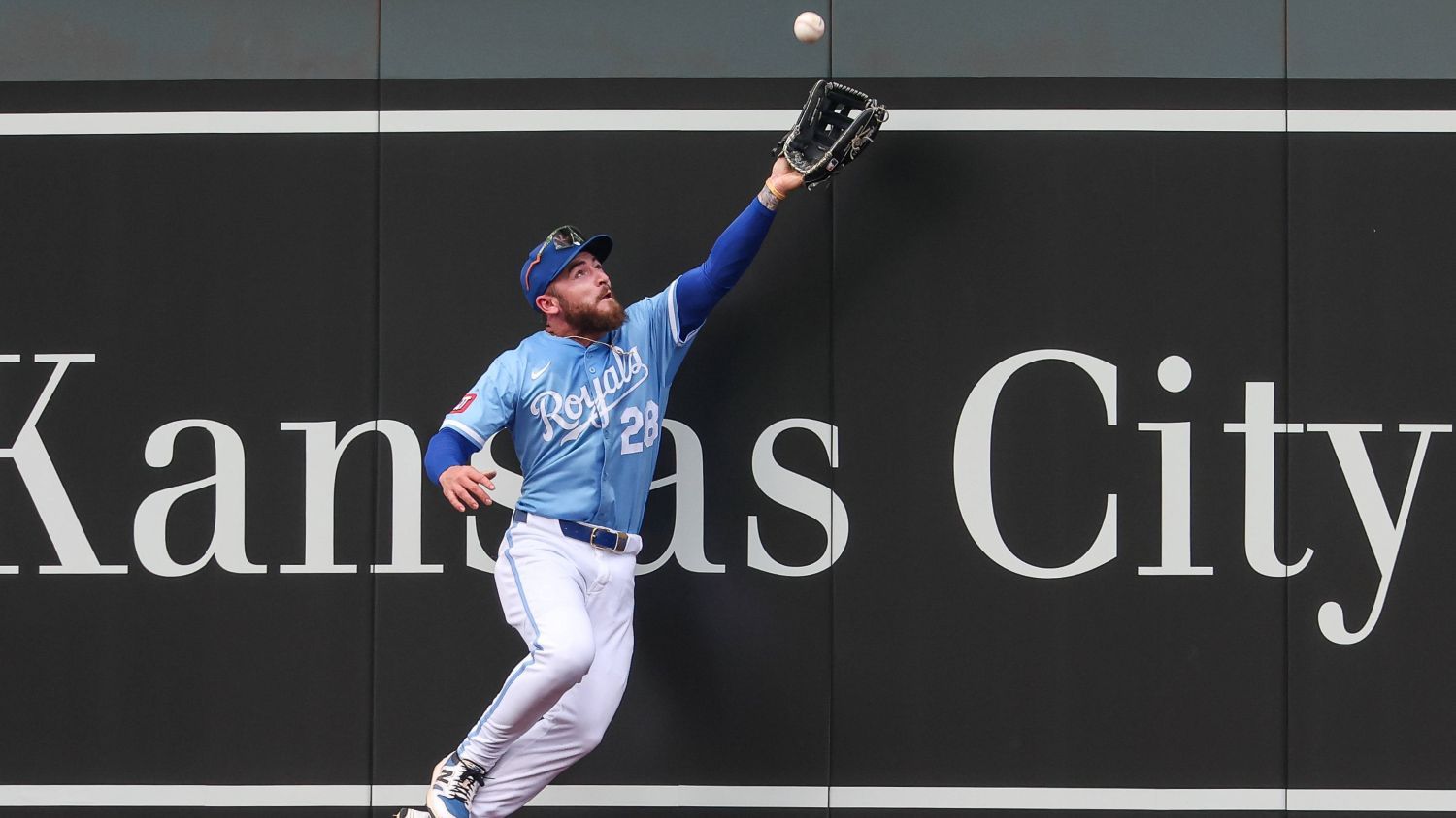 Кайл Айсбел бейзбол Канзас сити Роялс МЛБ MLB