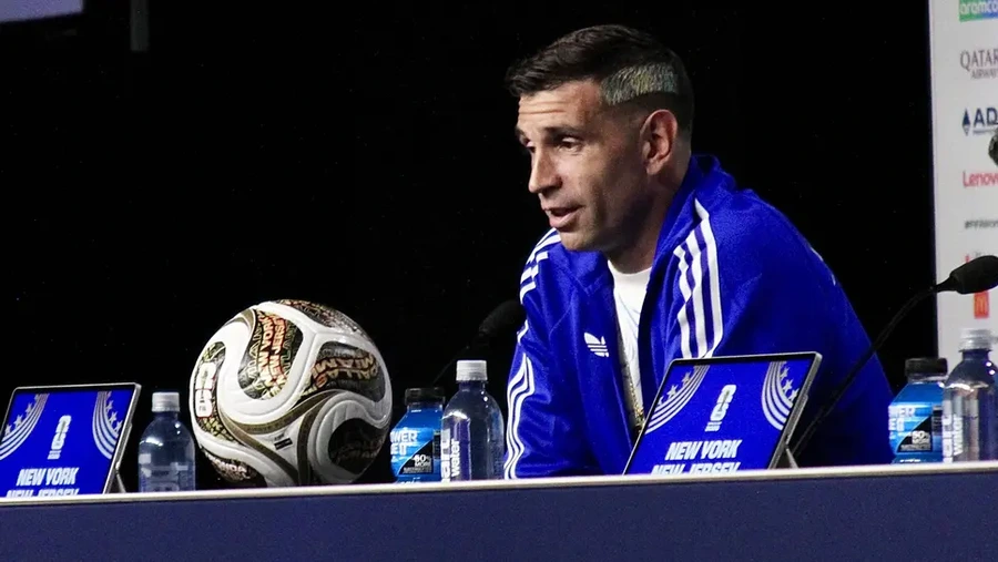 Емилиано Мартинес: Понякога плача, като си помисля какво постигнахме