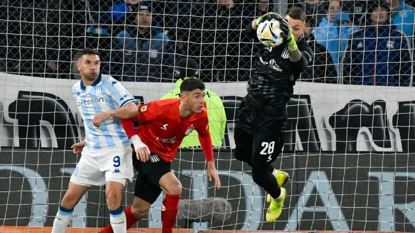⚽ФУТБОЛ МИКС: Малко голове и много картони в мача за титлата в Аржентина 
