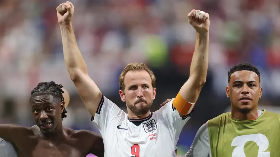 Хари Кейн мина Пеле по голове