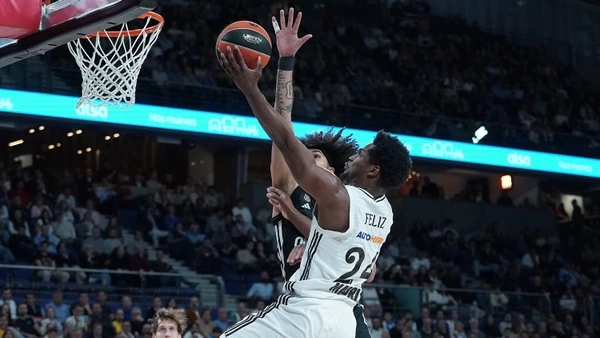 REAL MADRID v PARIS BASKETBALL. EUROLEAGUE 2024/2025. ROUND 33. Real Madrid s Andres Feliz r and Paris Basketballs Tyson Ward during Euroleague match. April 3, 2025.