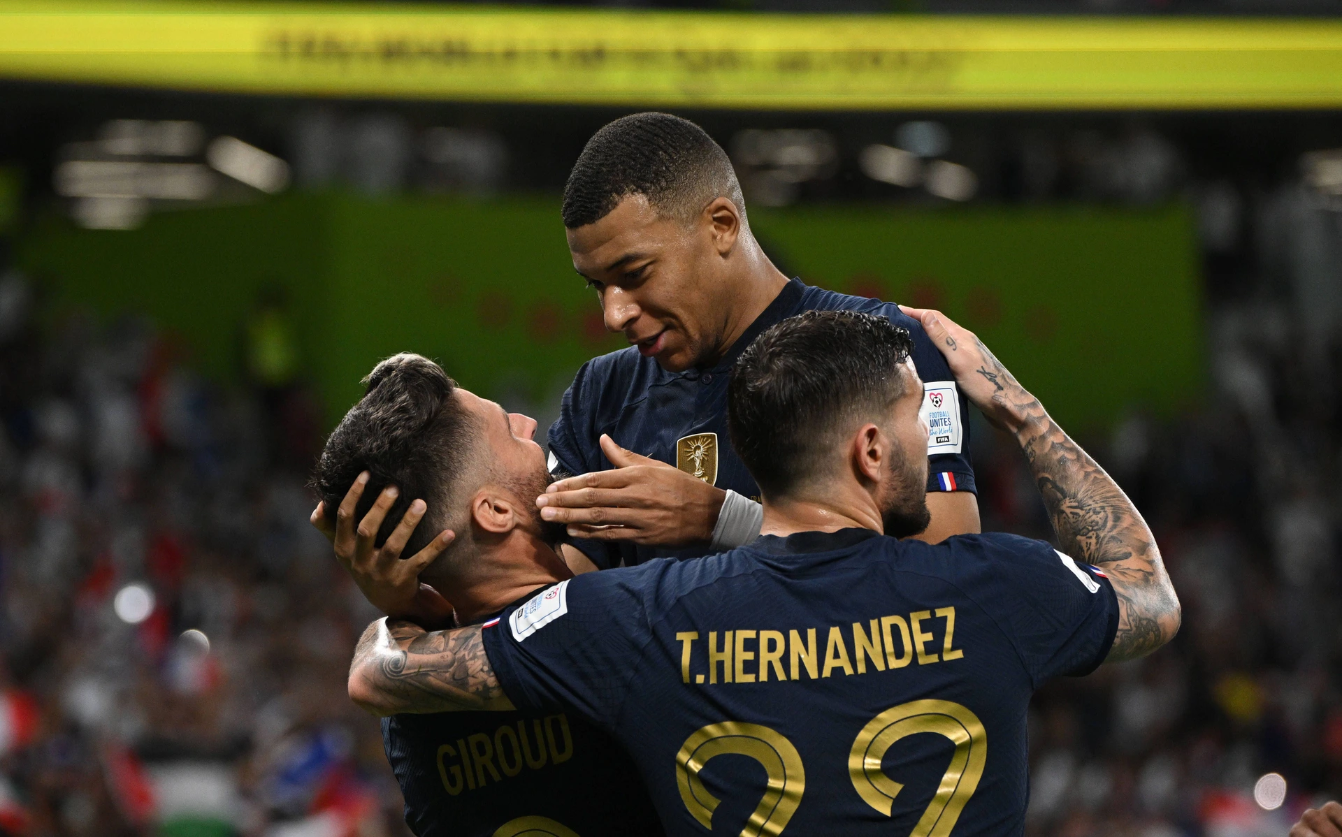 FIFA World Cup, WM, Weltmeisterschaft, Fussball Qatar 2022 Group D France v. Poland ,4 December 2022 Al Thumana Stadium Kylian Mbappe (FRA) and Olivier Giroud (FRA) *** FiFA World Cup Qatar 2022 Group D France v Poland ,4 December 2022 Al Thumana Stadium Kylian Mbappe FRA and Olivier Giroud FRA