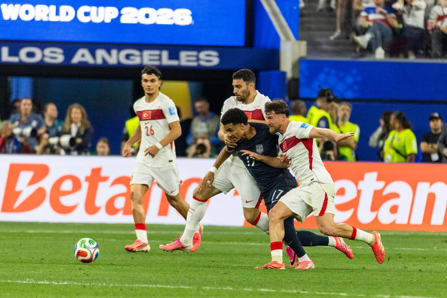 Livres de pressão, Turquia e EUA protagonizaram um espetáculo de gols