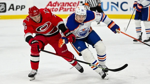HOCKEY: NHL, la sfida epica tra Vegas e Carolina