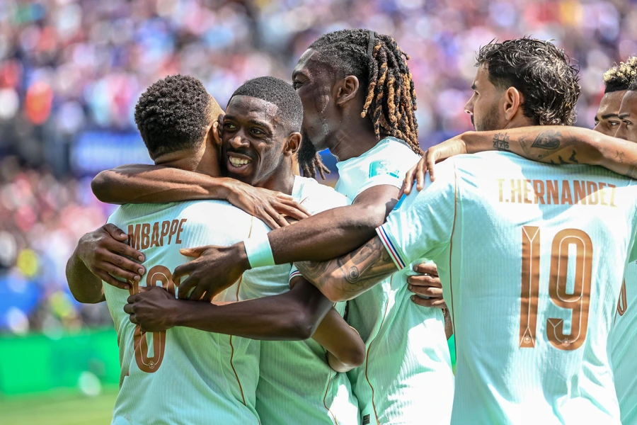 França desmontou a Noruega com hat-trick de Dembélé