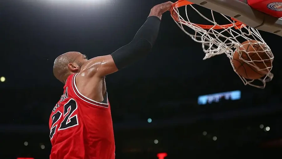 Queda un solo "veterano" en la NBA: leyenda de Chicago pone fin a su larga carrera y asume nuevo rol en los Bulls