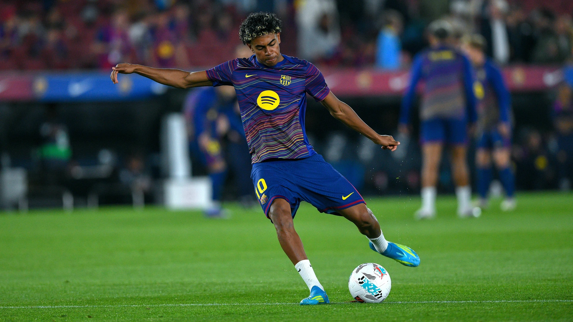 April 22 ,2026 Lamine Yamal 10 of FC Barcelona warming up during the match between FC Barcelona and Celta de Vigo at Spotify Camp Nou in Barcelona, Spain.