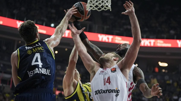 Nicolo Melli of Fenerbahce Beko in action against Aleksandar Vezenkov 14 of Olympiakos during EuroLeague week 20 basketball match between Fenerbahce Beko and Olympiakos on January 06, 2026.
