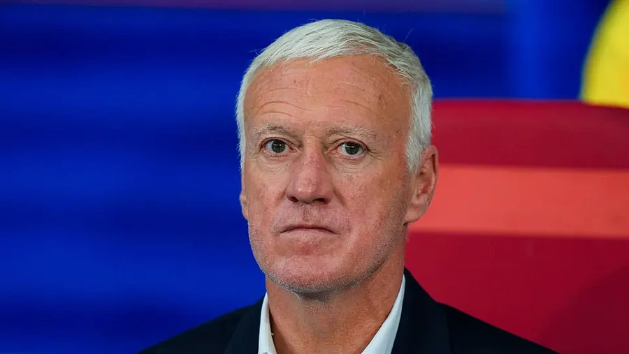 Дешан напуска лагера на Франция заради семейна трагедия