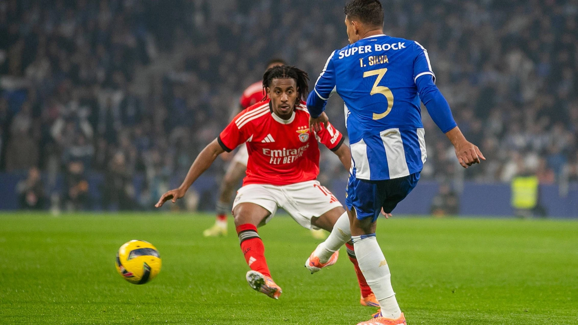 FC Porto v SL Benfica - January 14, 2026, Thiago Silva makes his debut during the Taca de Portugal quarter-final football match between FC Porto and SL Benfica at Estadio do Dragao. Porto Portugal.