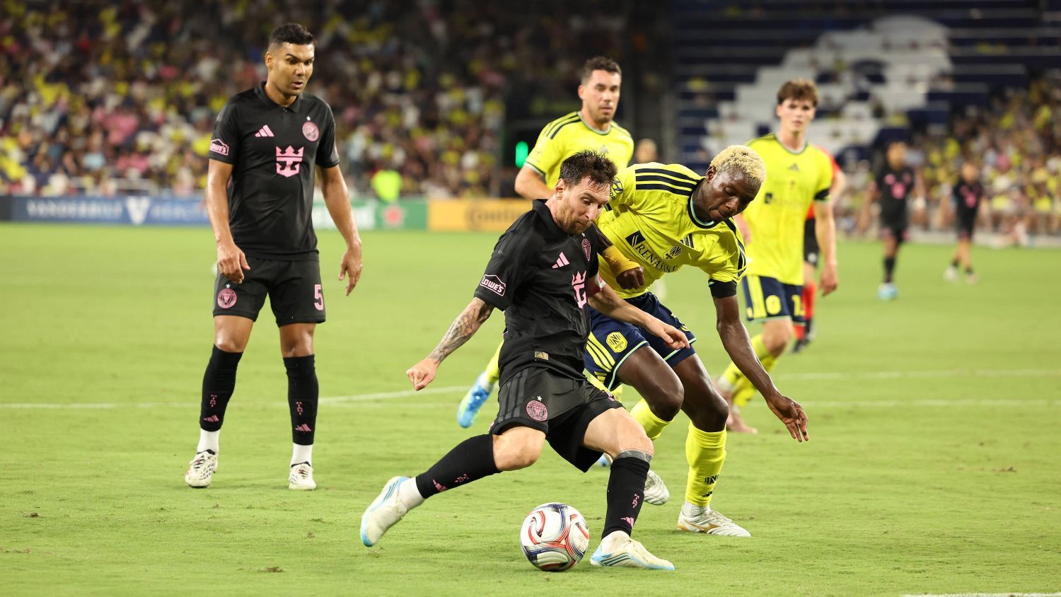 Нешвил Интер маями Лео Меси Каземиро
