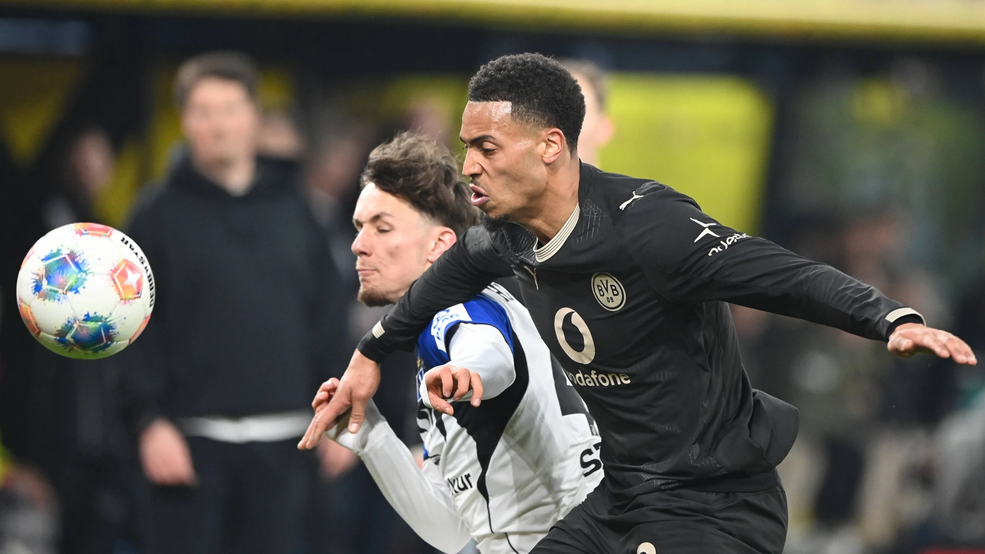  Felix NMECHA DO vs Otto STANGE HH az Fussball 1 Bundesliga, matchday27, Borussia Dortmund DO Hamburger SV HH 3 2 am 21 03 2026 in Dortmund Germany 