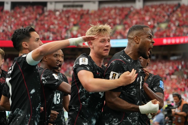 Canada v Qatar - FIFA World Cup, WM, Weltmeisterschaft, Fussball 2026 - Group B VANCOUVER, CANADA - JUNE 18: Cyle Larin (9) of Canada celebrates after scoring a goal during the 2026 FIFA World Cup ...