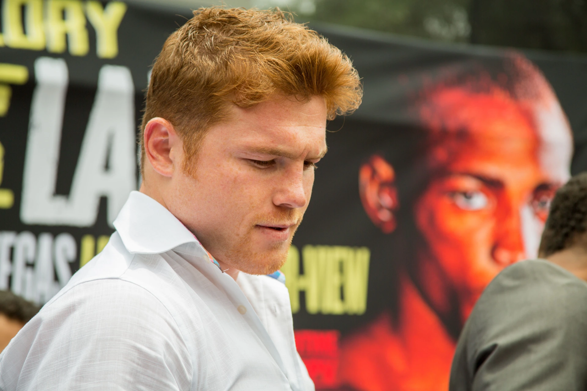 Канело се завръща, ще се бие за титлата в лека тежка категория на WBA