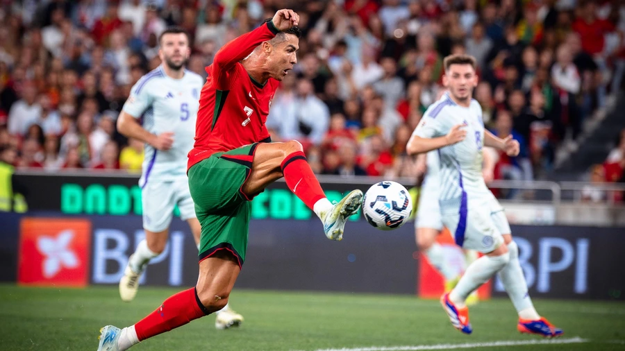 ⚽ЛИГА НА НАЦИИТЕ: Португалия продължава с победите и в Глазгоу
