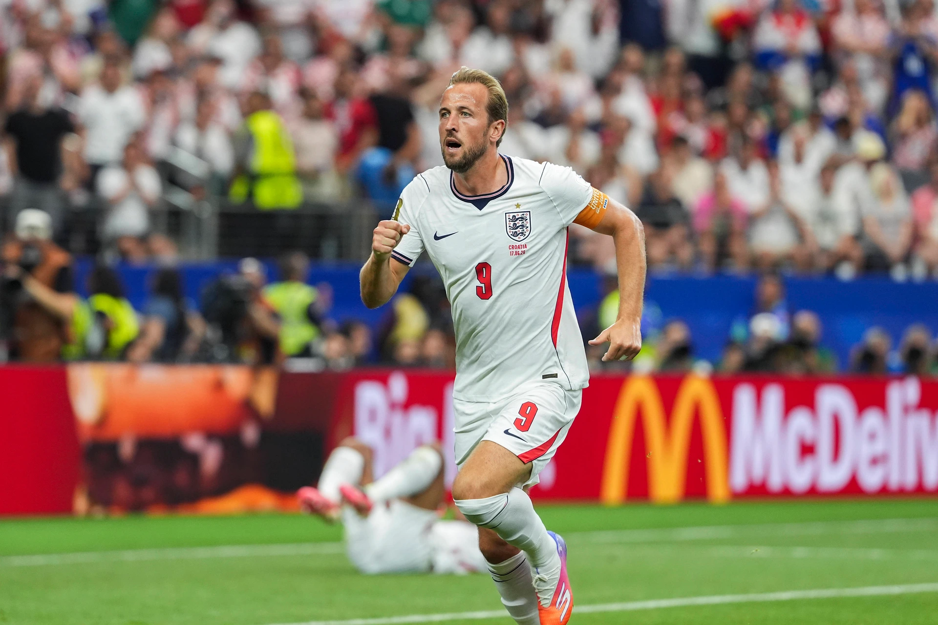 England v Croatia, FIFA World Cup, WM, Weltmeisterschaft, Fussball 2026 England forward Harry Kane (9) during the England v Croatia FIFA WORLD CUP 2026 Group L match at Dallas Stadium, Arlington, U...
