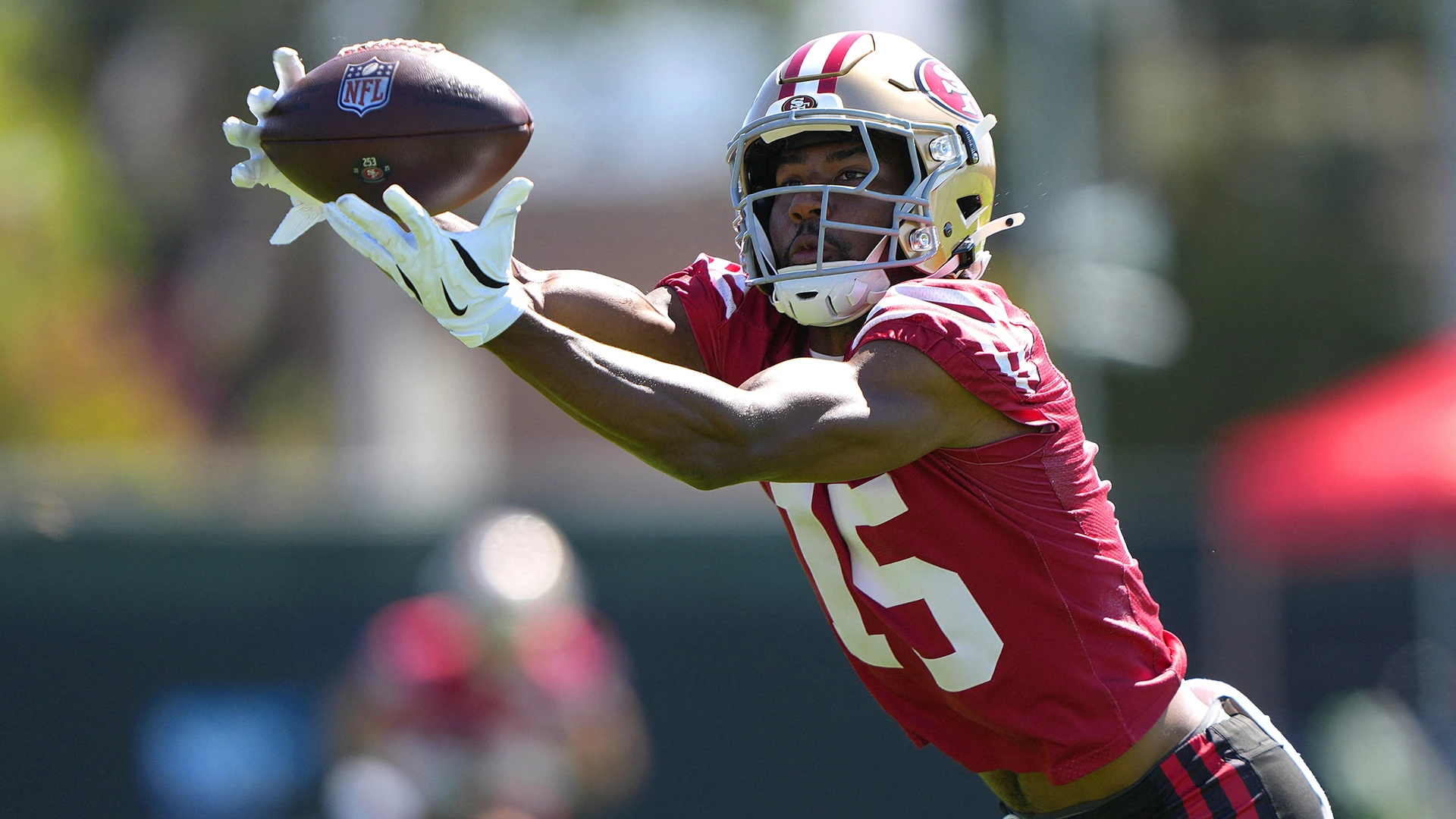 De'Zhaun Stribling #15 of the San Francisco 49ers works out during training camp practice at SAP Performance Facility on July 27, 2026 in Santa Clara, California.  