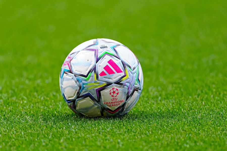 Napoli Host Flying High Arsenal in Naples
