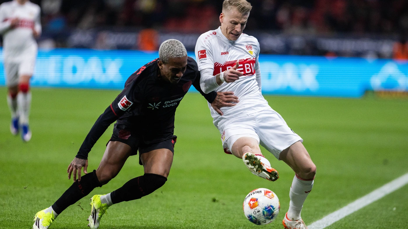 Leverkusen, Bayarena, 10 01 2026 Arthur of Leverkusen challenges Chris Fuehrich of Stuttgart during the 1 Bundesliga match Bayer 04 Leverkusen vs VFB Stuttgart