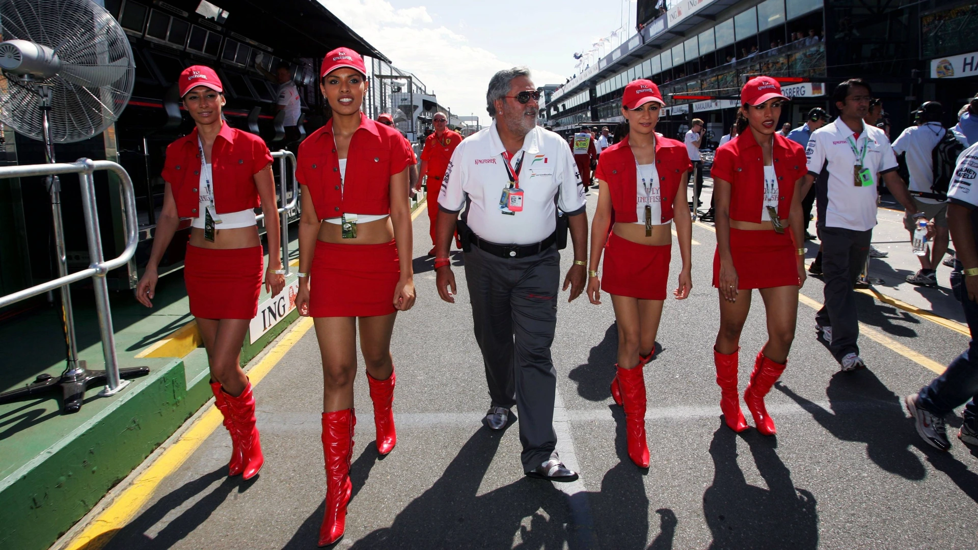 Dr. Vijay Mallya IND Force India F1 Team Owner...Australian Grand Prix, Rd 1, Race Day, Albert Park, Melbourne, Australia, Sunday 16 March 2008. 