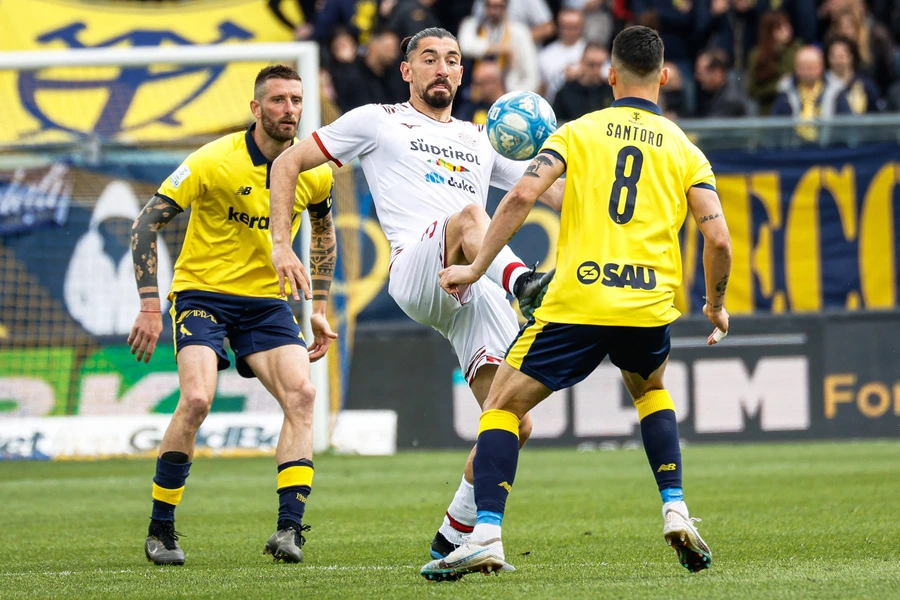 Serie B: a 5 giornate dalla fine una lotta serrata per evitare la retrocessione