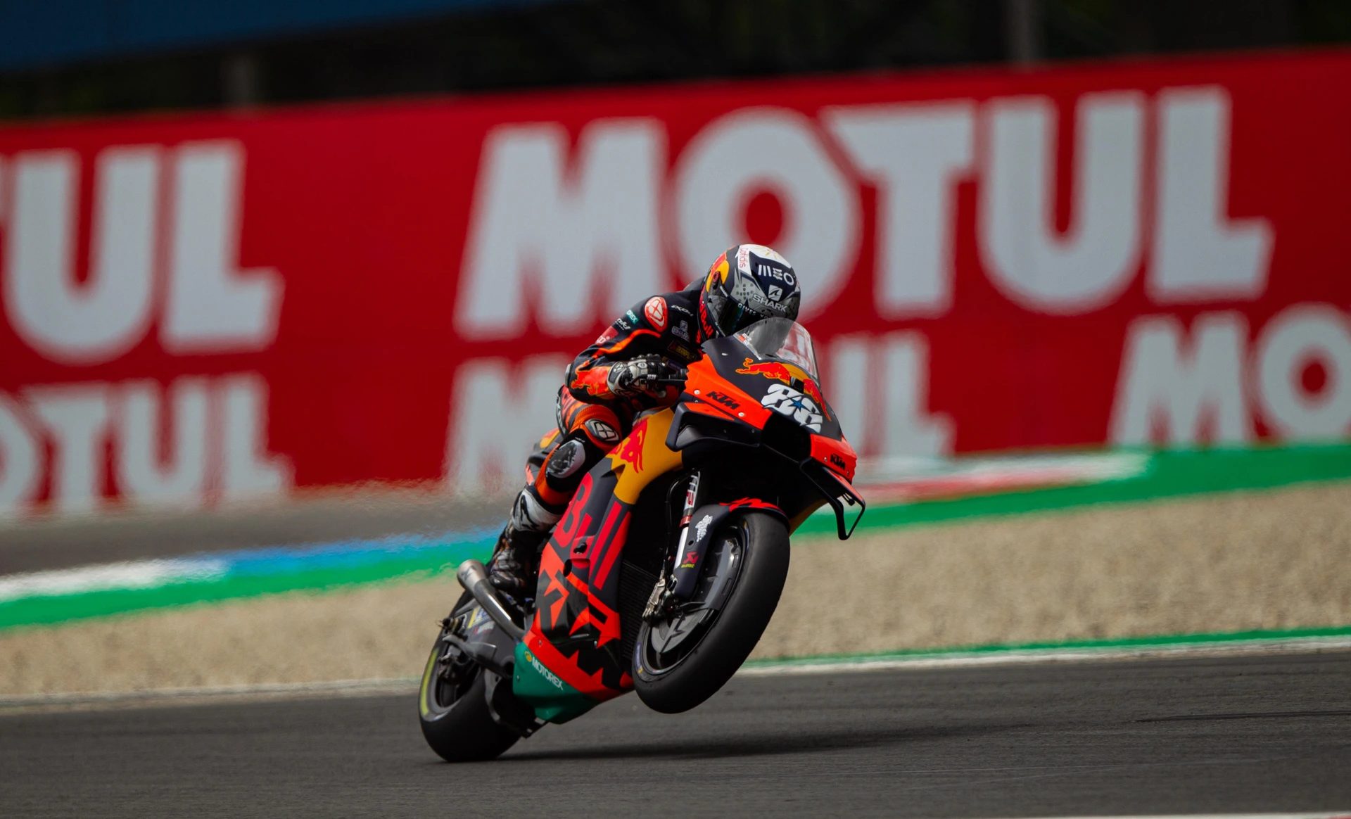 Sorpresa Oliveira con la KTM, delude ancora Bagnaia