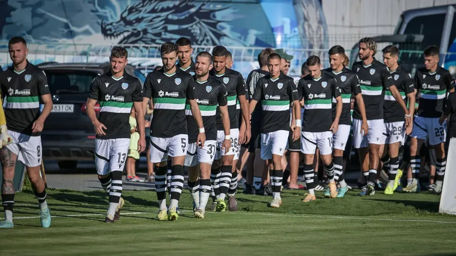 Черно море посреща Локомотив (София) в битка за излизане от дъното на efbet Лига