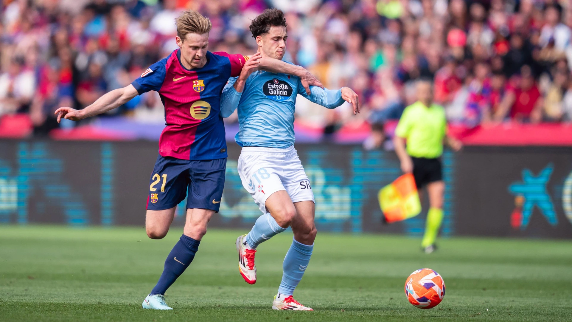 250420 -- BARCELONA, April 20, 2025 -- Frenkie De JongL of FC Barcelona, Barca vies with Pablo Duran of Celta Vigo during the Laliga football match between FC Barcelona and Celta Vigo, in Barcelona, Spain, on April 19, 2025.