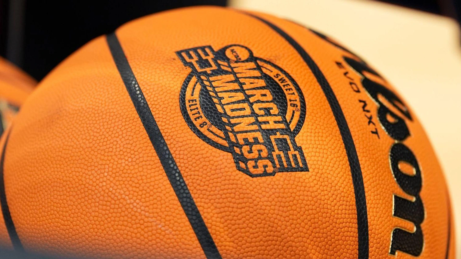 🏀 MARCH MADNESS: Всичко сочи към финал Мичиган - Илинойс