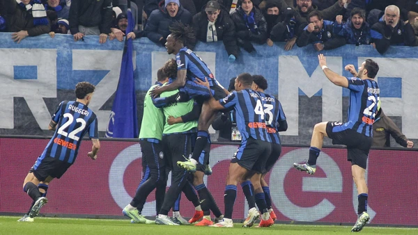 Ademola Lookman of Atalanta BC and Atalanta  s players jubilates after scoring the goal during Atalanta BC vs AC Milan, 15Â Serie A Enilive 2024-25 game at Gewiss stadium in Bergamo BG, Italy, on Dicember 06, 2024.