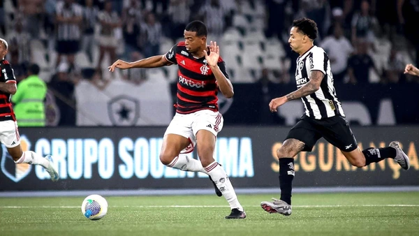 RIO DE JANEIRO RJ, 18.08.2024 - FOOTBALL / BRAZILIAN CHAMPIONSHIP - Botafogo vs Flamengo - Match between Botafogo and Flamengo