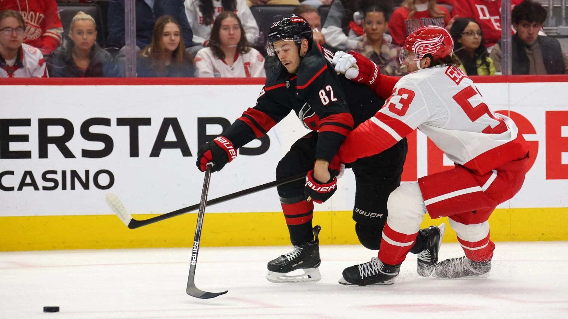 Каролина Хърикейнс Детройт Ред Уингс НХЛ NHL хокей на лед news.winbet.bg