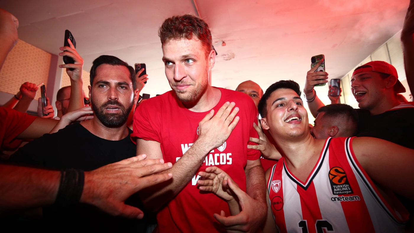 Sasha Vezenkov Sasha Vezenkov leaves NBA and returns to Europe to sign once again with Olympiacos Piraeus, in Piraeus Greece, 25 July 2024