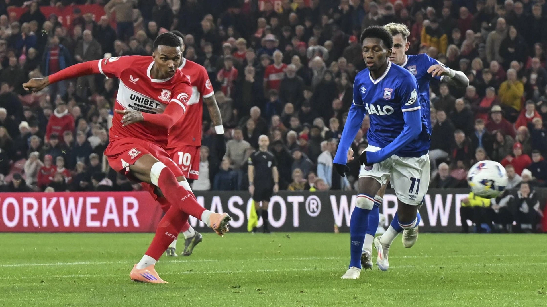 Middlesbrough v Ipswich Town - Sky Bet Championship Morgan Whittaker of Middlesbrough shoots on goal during the Sky Bet Championship match between Middlesbrough and Ipswich Town at the Riverside Stadium in Middlesbrough, England, on October 17, 2025.